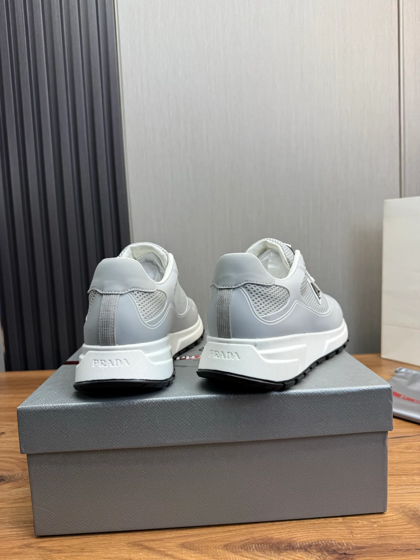 Men's shoes 💰580💰 [PRADA] Autumn and winter hot men's shoes shipped 👏Official website synchronized ⬆️Original fly-woven cowhide fabric + cowhide lining, 1⃣️:1⃣️reproduction, original sole, 38-45 (45. Customized, non-refundable)